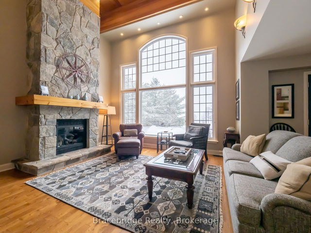 Carling 9 W8 - 3876 Muskoka Road 118 Highway