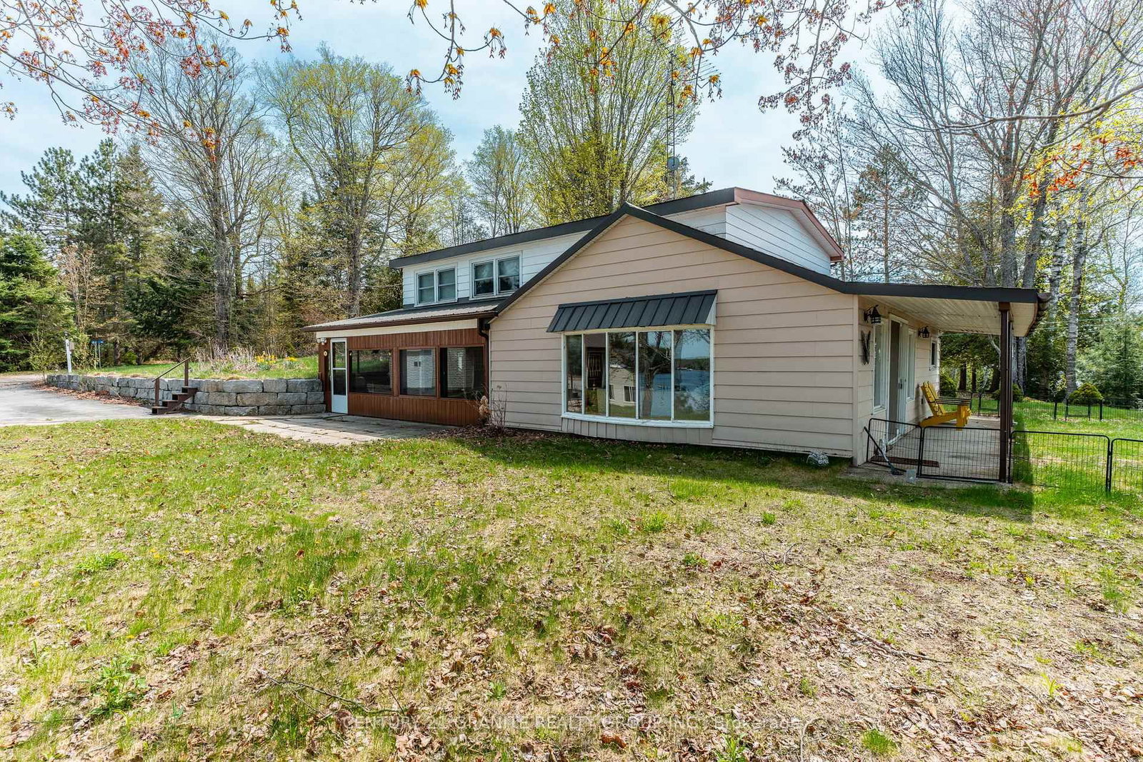 Listing Image 4