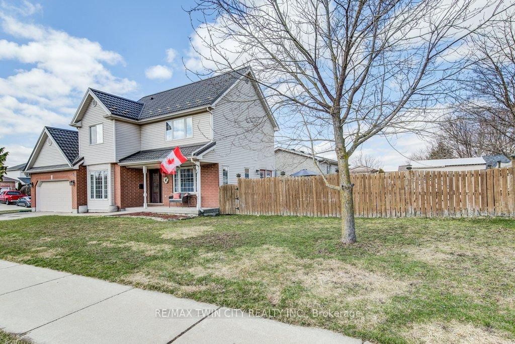 Detached House for sale at 705 Lavery Street, North Perth, Listowel, N4W 3T4 - MLS: X12081345