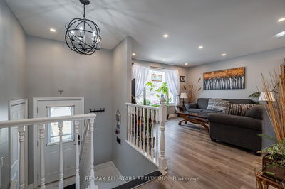 2431 Mountland Dr, Peterborough West - 2 Central image-0-2