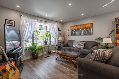 2431 Mountland Dr, Peterborough West - 2 Central image-0-4