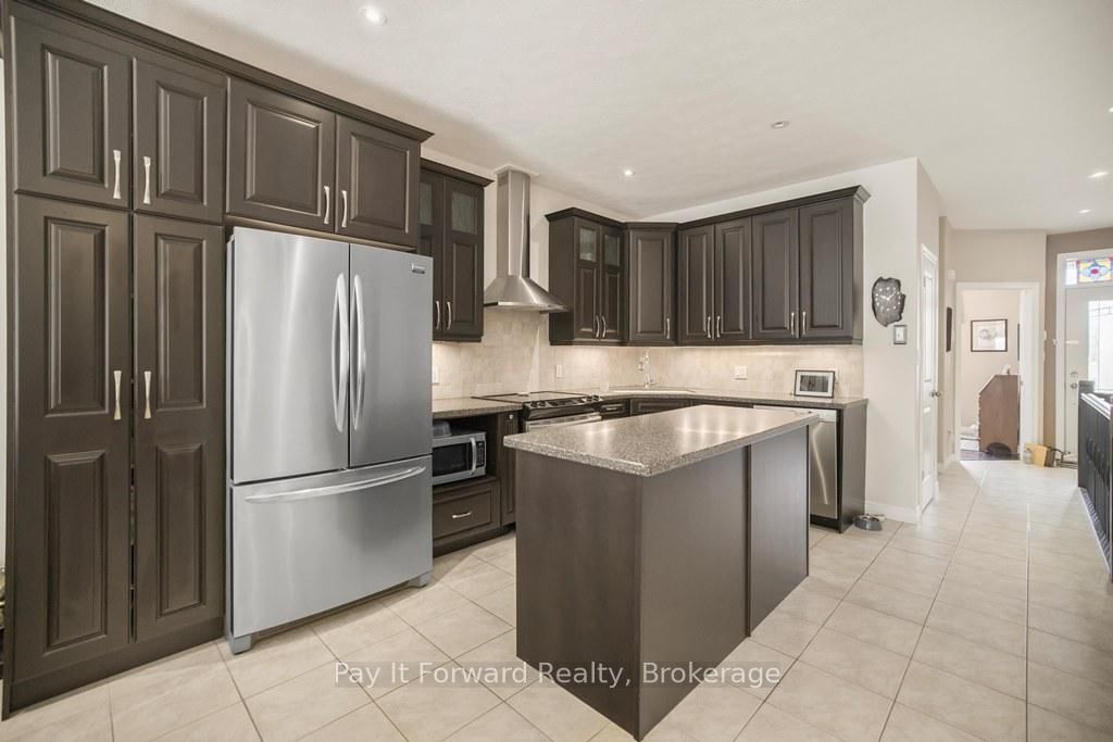 Townhouse sold at 2-244 Dundas Street, Brant, Paris, N3L 0B4 - MLS: X12081896