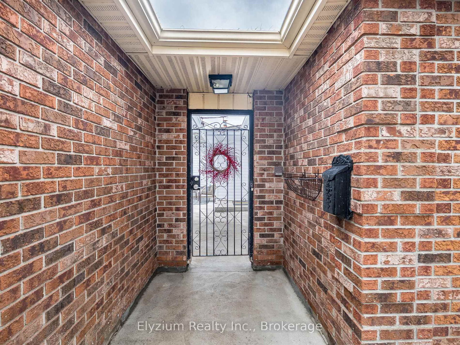 Detached House for sale at 539 Kortright Road, Guelph, Kortright West, N1G 3J6 - MLS: X12082107