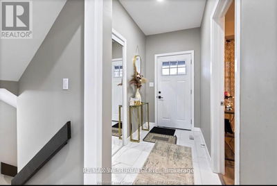 919 Pierre Ave, Windsor - Windsor image-0-2