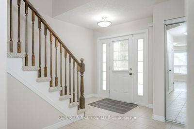 903 Frontenac Cres, Woodstock - South image-0-2
