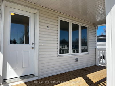 11 Bluffs View Blvd, Ashfield-Colborne-Wawanosh -  image-0-2