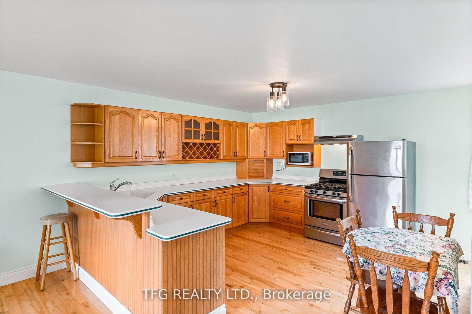 Listing Image 7