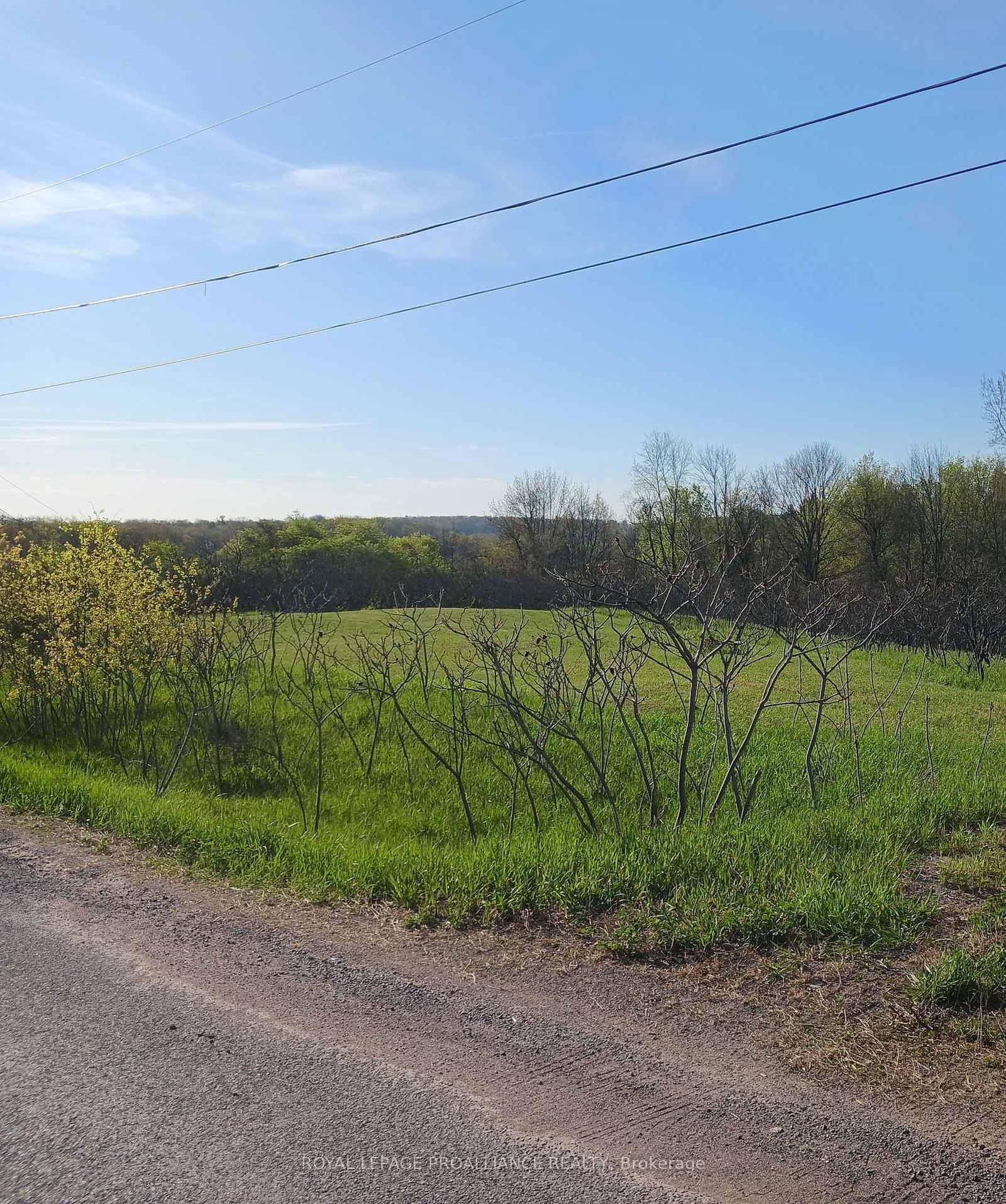 Building at 517 Downs Road, Quinte West, Murray Ward