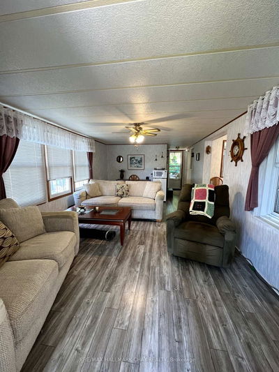 Unit 8 — 47 Sauble Falls Pkwy, South Bruce Peninsula - South Bruce Peninsula image-0-2