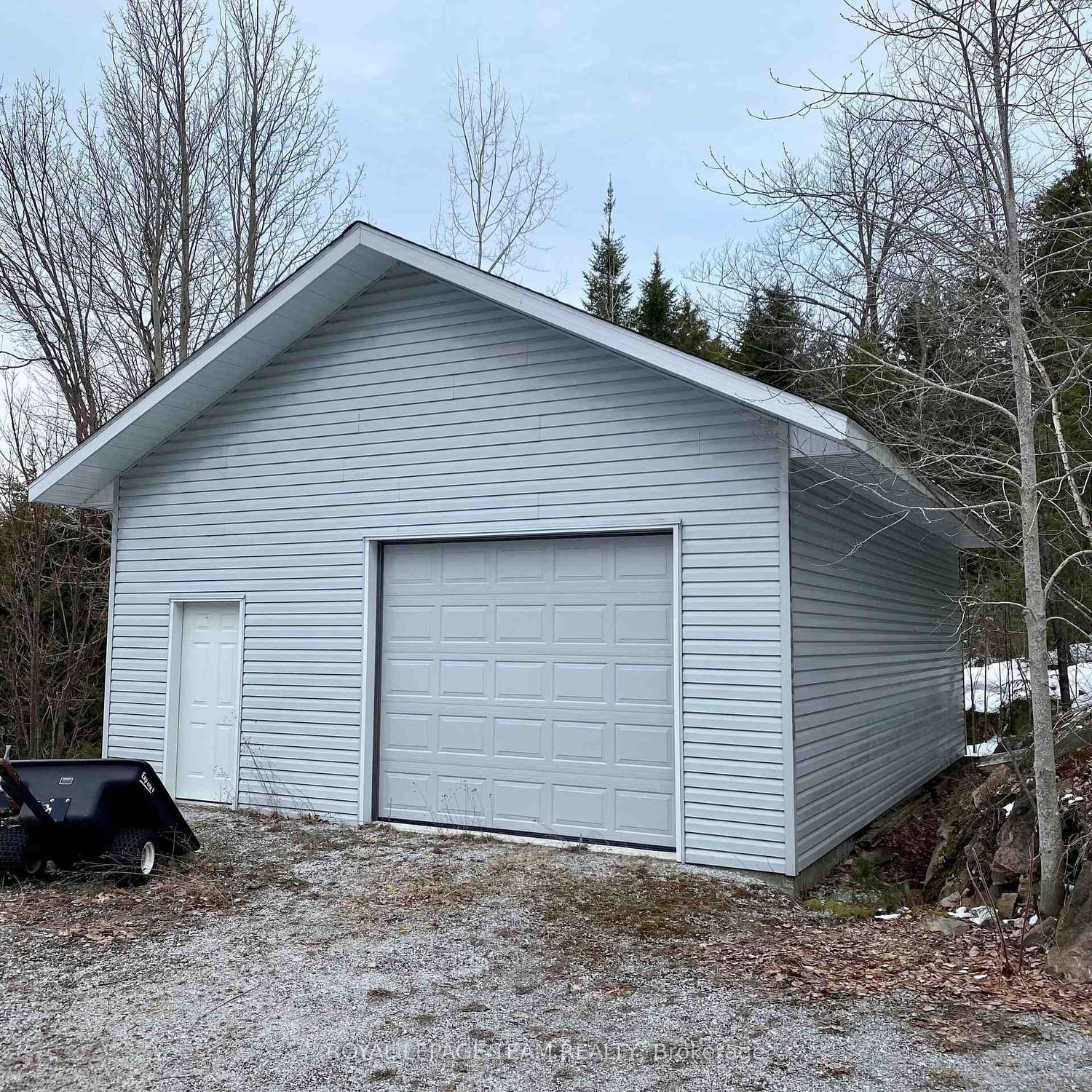 Listing Image 18