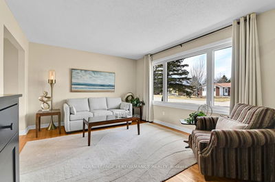 298 Hoylake Cres, Orleans - Bilberry Creek/Queenswood Heights image-0-3