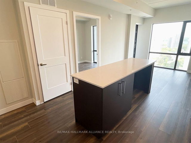 1309 - 15 Queen Street