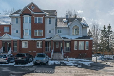 Townhouse sold at G-112 Centrepointe Drive, Ottawa, Ontario, K2G 6K3 - Centrepointe - MLS: X12084372