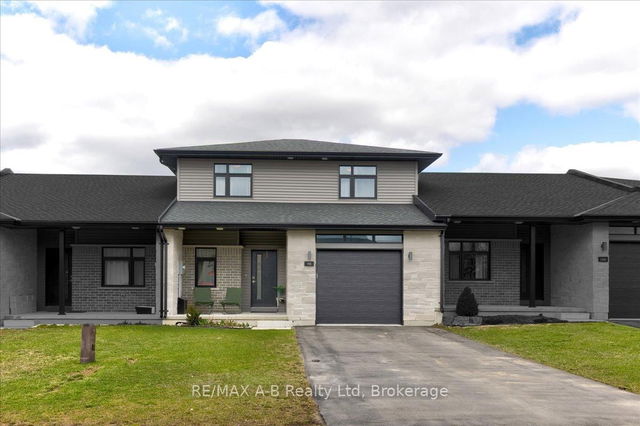 98 ROWE Avenue