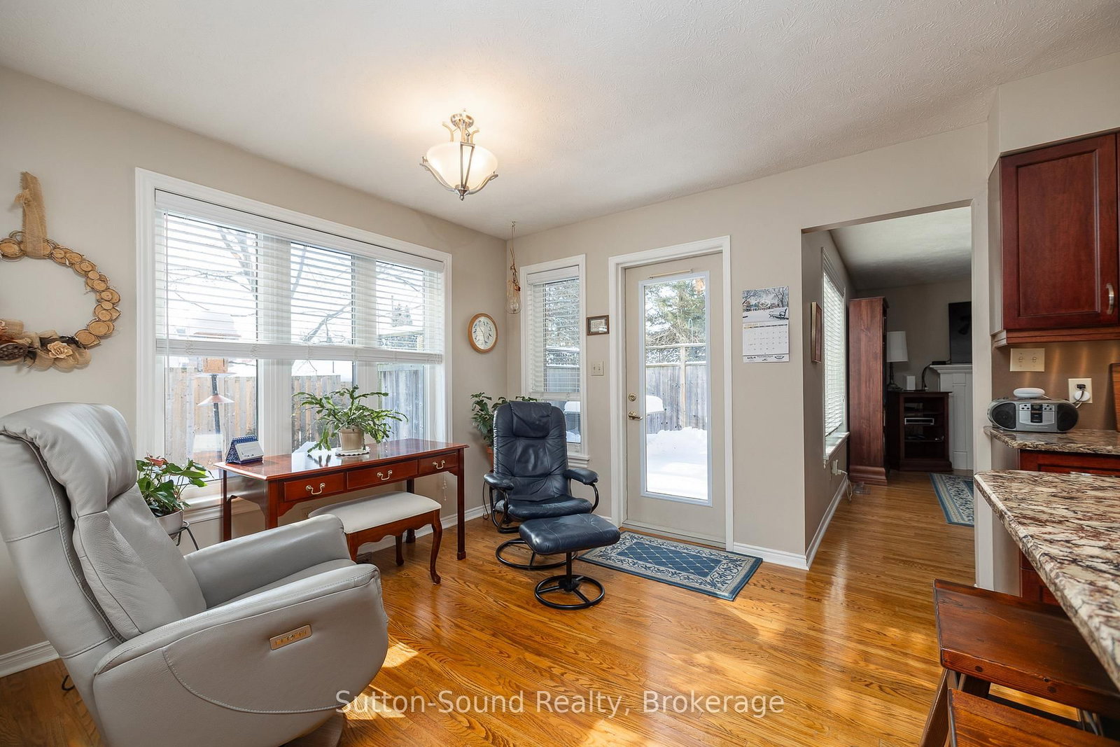 Listing Image 7