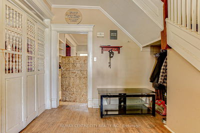 51 EAST St, St. Thomas - NW image-0-3