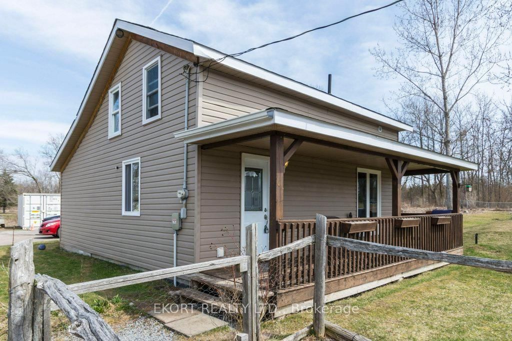 Detached House sold at 16 Gore Street, Shannonville, Tyendinaga Township, K0K 3A0 - MLS: X12085250