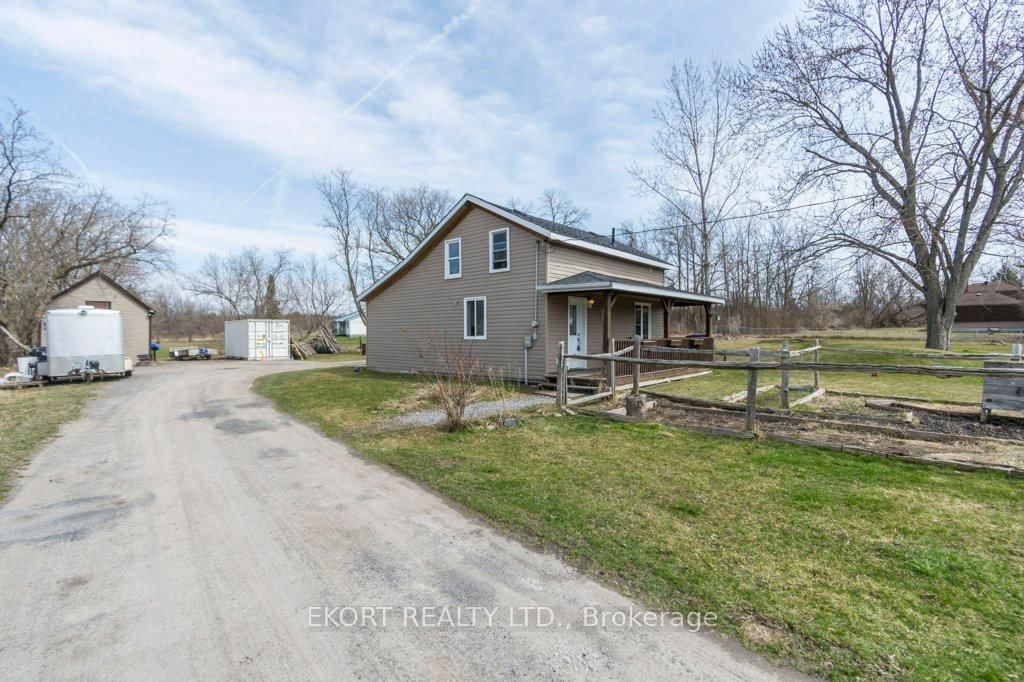 Detached House sold at 16 Gore Street, Shannonville, Tyendinaga Township, K0K 3A0 - MLS: X12085250