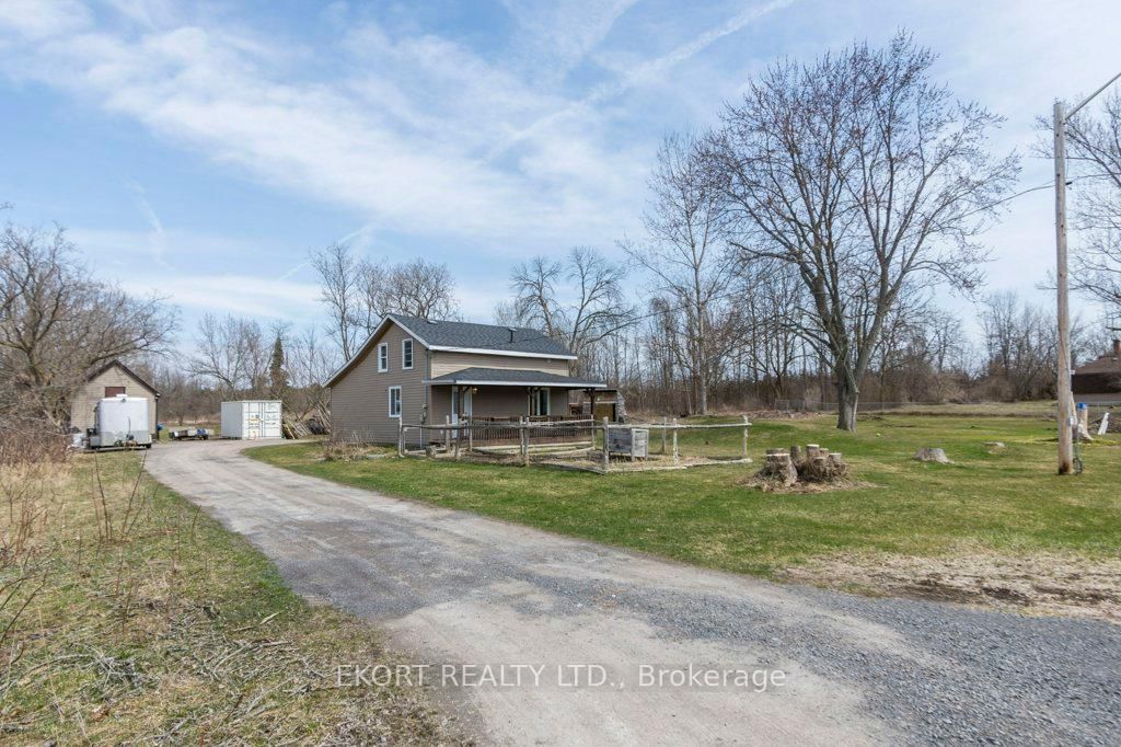 Detached House sold at 16 Gore Street, Shannonville, Tyendinaga Township, K0K 3A0 - MLS: X12085250