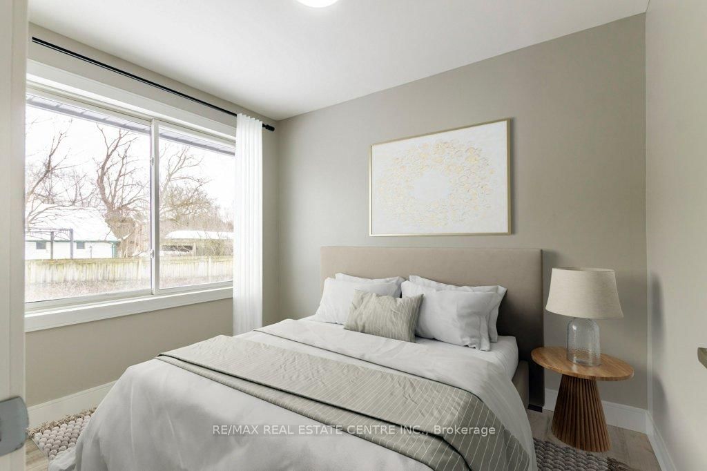 Detached House sold at 266 Fifth Avenue, Woodstock, N4S 2G1 - MLS: X12085317