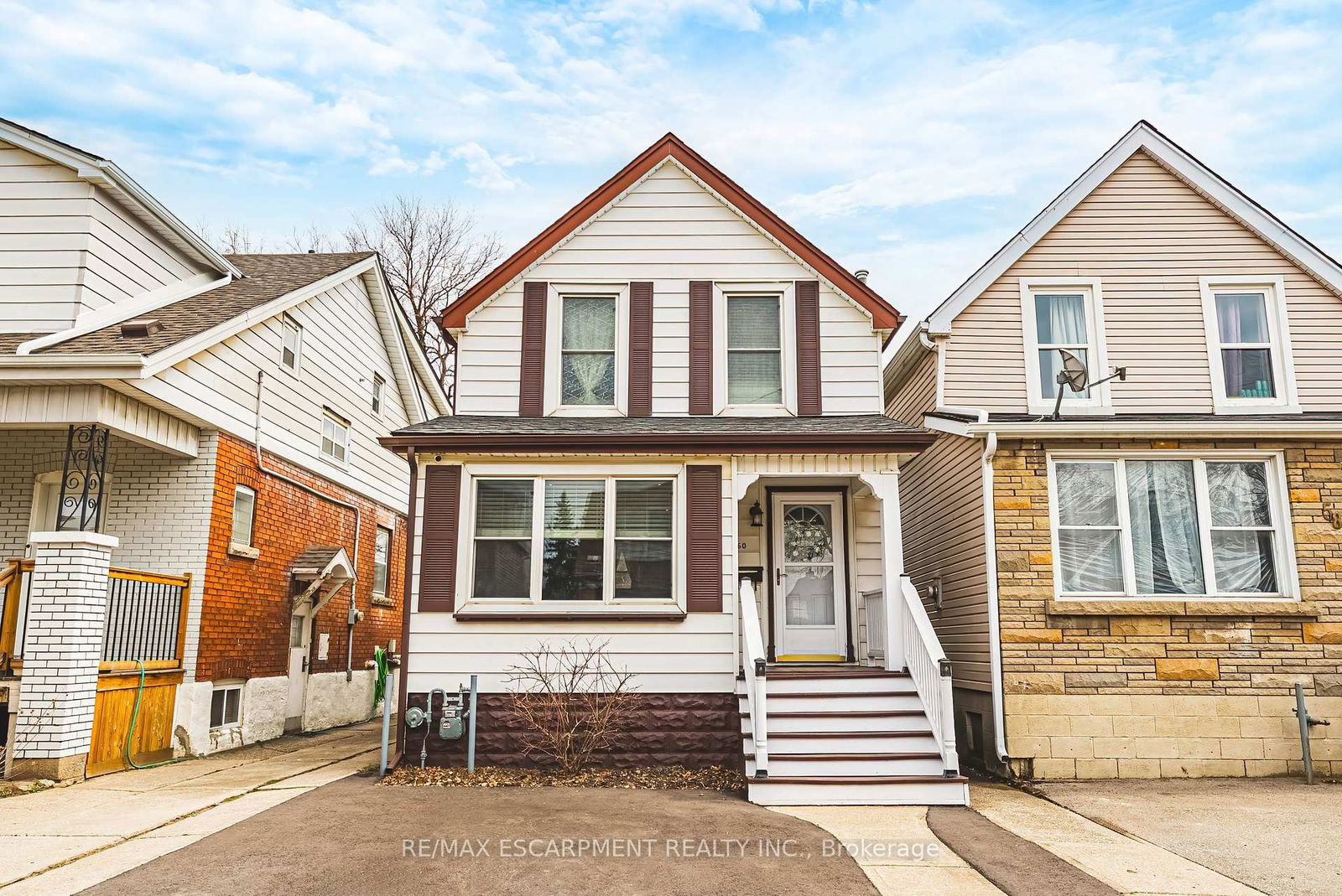 Detached House sold at 60 Belview Avenue, Hamilton, Crown Point, L8L 7K8 - MLS: X12085885