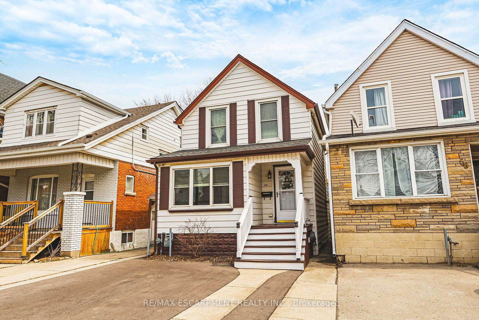 Detached House sold at 60 Belview Avenue, Hamilton, Crown Point, L8L 7K8 - MLS: X12085885