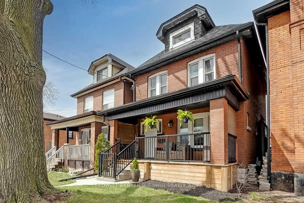 Detached House sold at 97 West Avenue, Hamilton, Landsdale, L8L 5C4 - MLS: X12085982