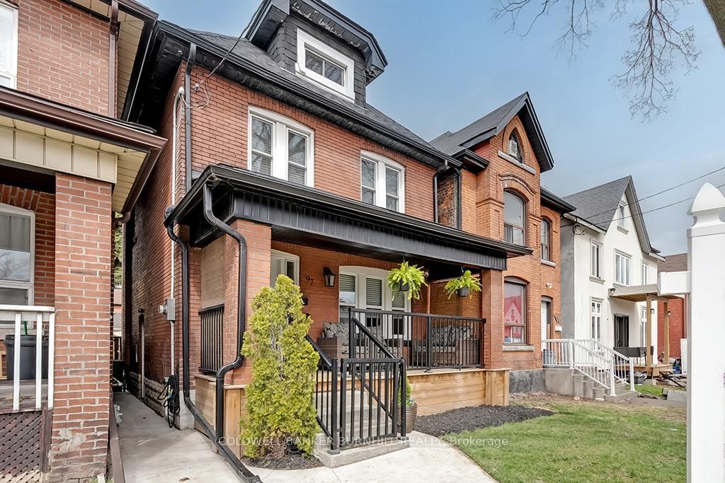 Detached House sold at 97 West Avenue, Hamilton, Landsdale, L8L 5C4 - MLS: X12085982