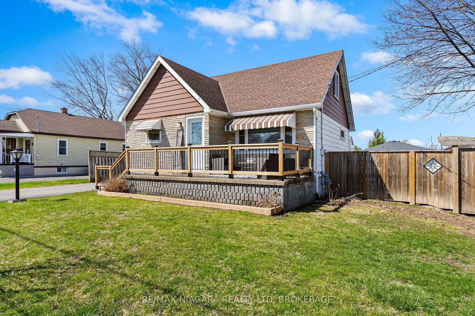 Detached House for sale at 201 Knoll Street, Port Colborne, Main Street, L3K 5B4 - MLS: X12086143