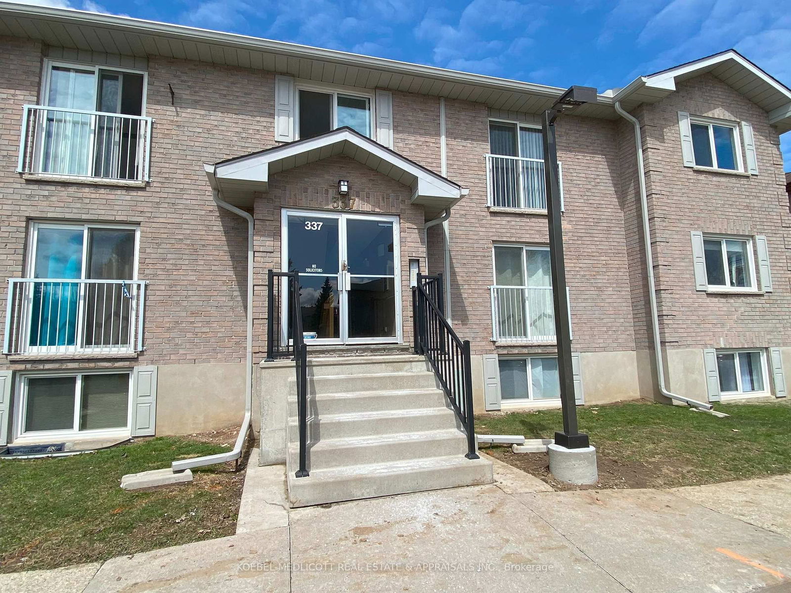 Condo sold at 2-337 Northlake Drive, Waterloo, N2V 1Z1 - MLS: X12086147