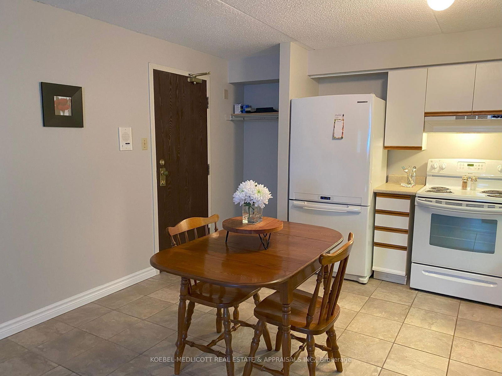 Condo sold at 2-337 Northlake Drive, Waterloo, N2V 1Z1 - MLS: X12086147