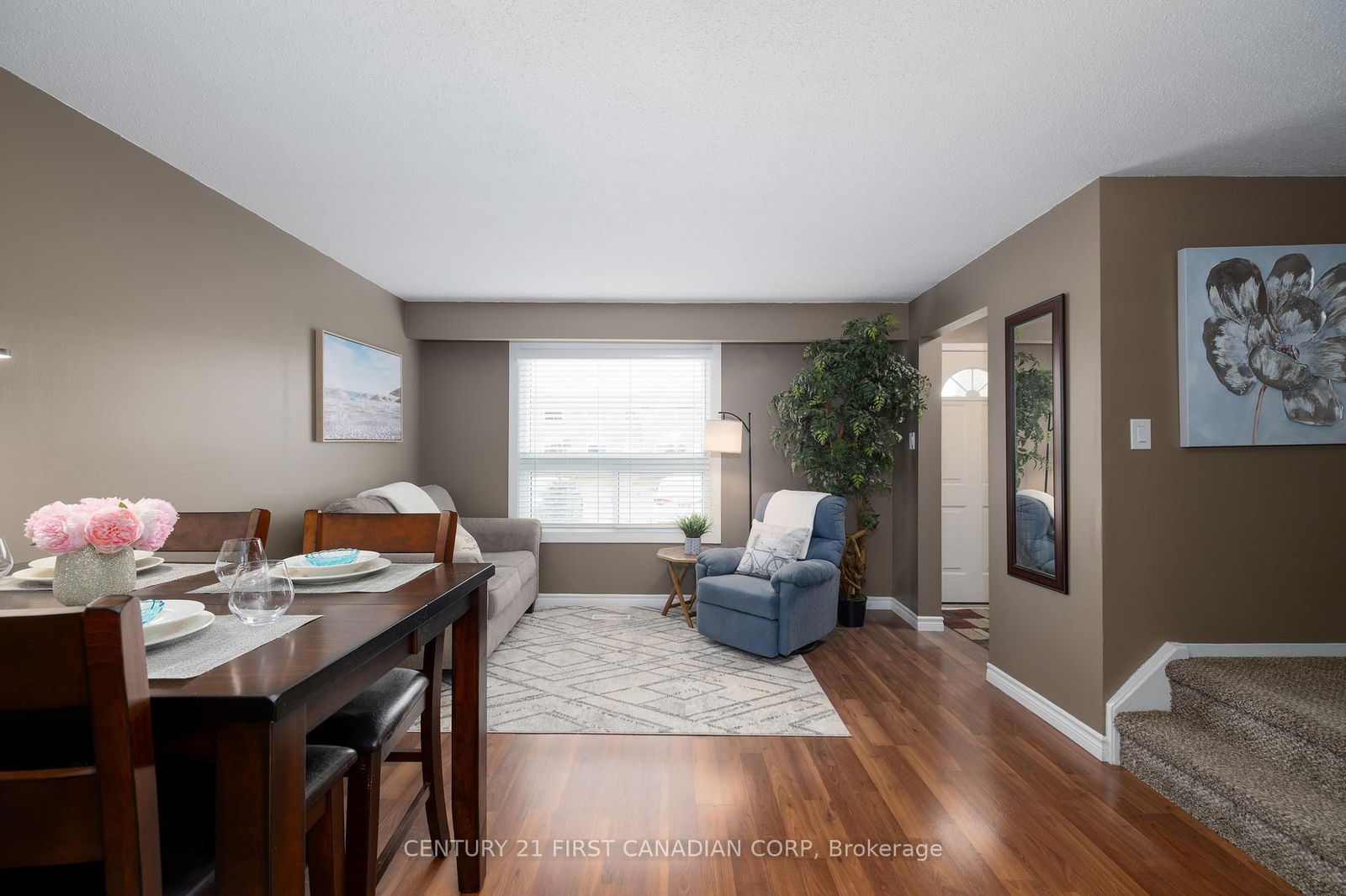 Townhouse for sale at 82-40 Tiffany Drive, London East, East I, N5V 3N3 - MLS: X12086408