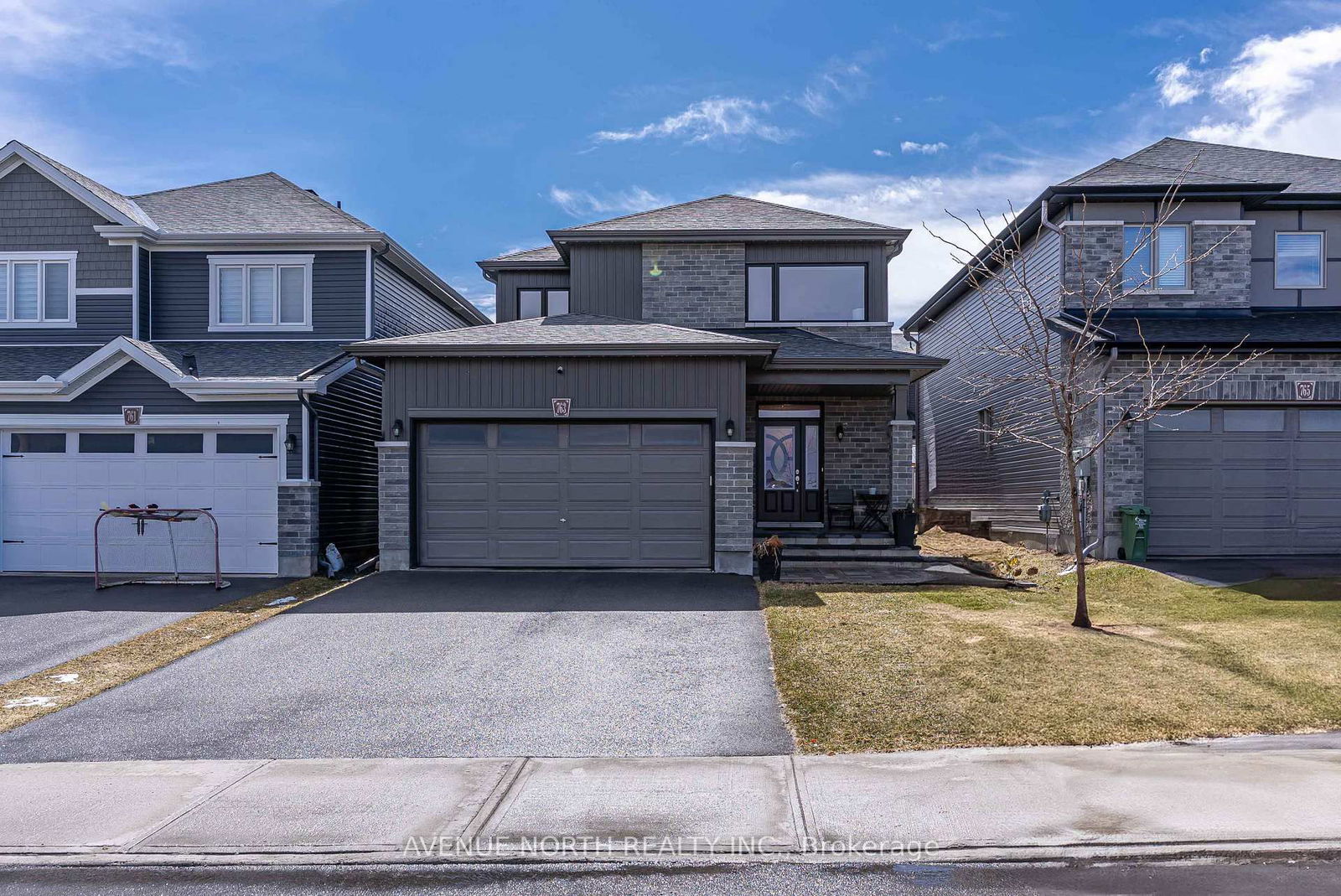 Detached House sold at 763 Parade Drive, Ottawa, Stittsville (South), K2S 0X8 - MLS: X12086505