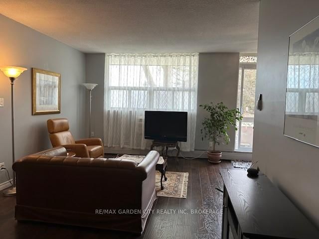 Condo for sale at 104-365 Geneva Street, St. Catharines, Fairview, L2N 5S7 - MLS: X12086807