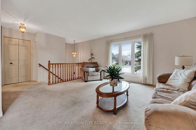 204 NOMAD Crt, Kitchener -  image-0-3