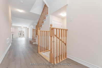 109 Molozzi Street — more photos