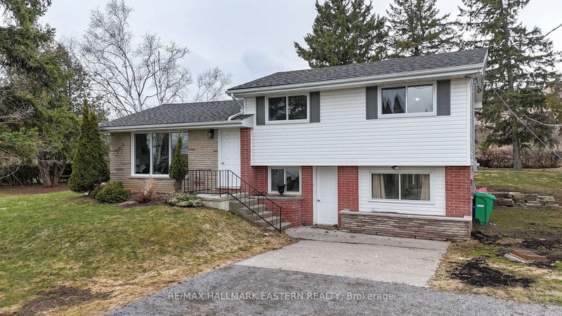 204 Hillview Dr, Smith-Ennismore-Lakefield - Rural Smith-Ennismore-Lakefield image-0-0