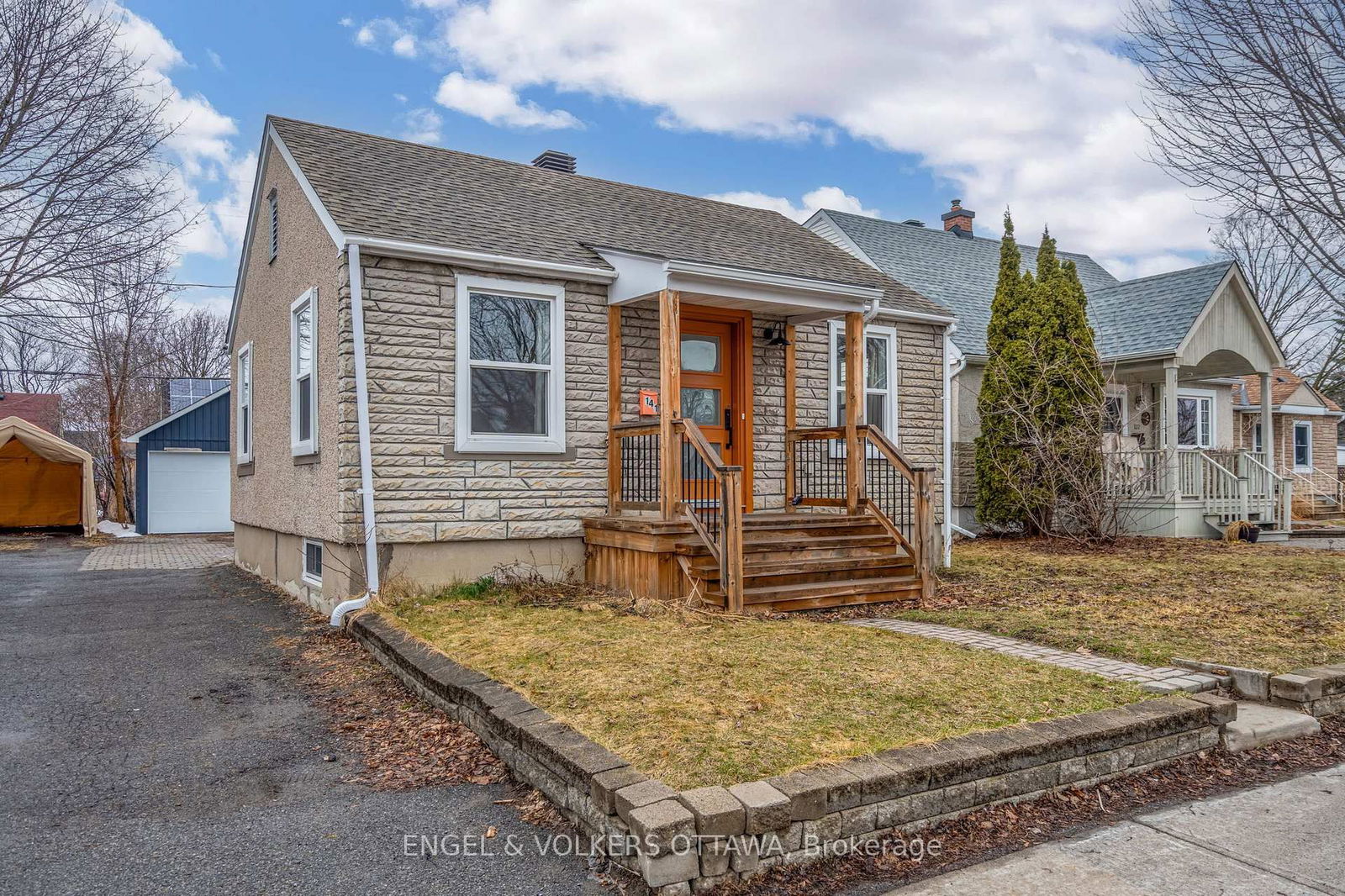 Detached House for sale at 141 Crerar Avenue, Ottawa, Carlington, K1Z 7P4 - MLS: X12087227