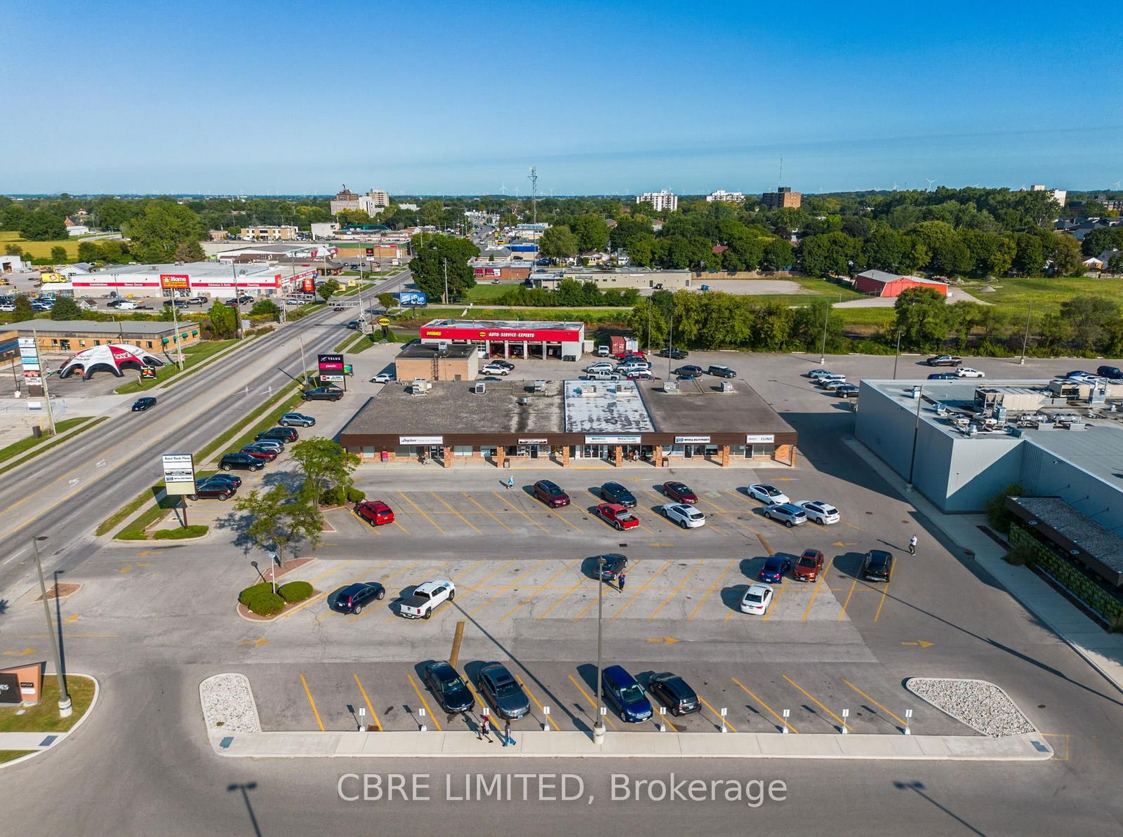 Commercial/Retail for sale at 171 Keil Drive, Chatham-Kent, Chatham, N7M 3H3 - MLS: X12087292