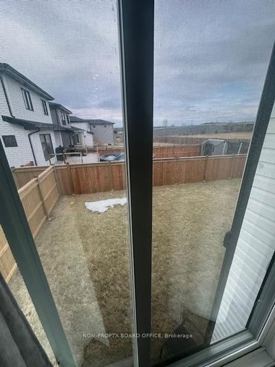13 Erie Crt, Loyalist - Amherstview image-0-4