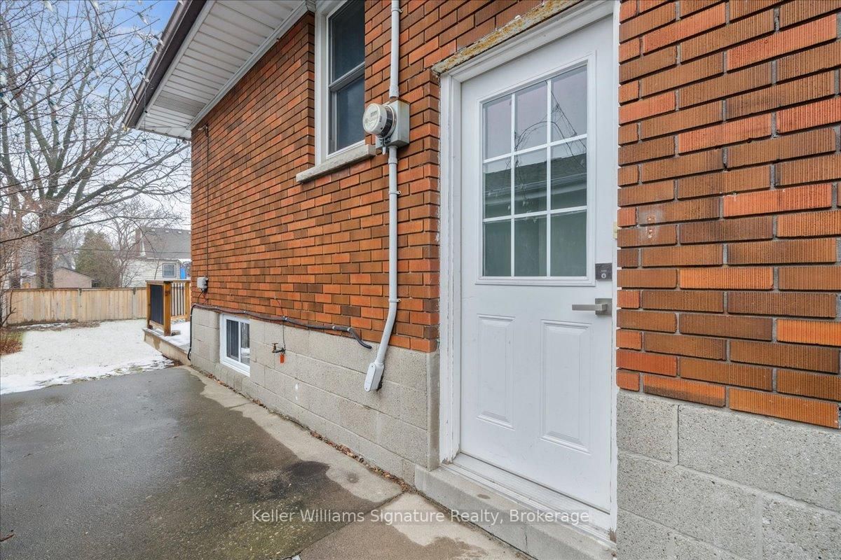 Detached House for lease at LOWER-17 West 21st Street, Hamilton, Westcliffe, L9C 4M3 - MLS: X12087318