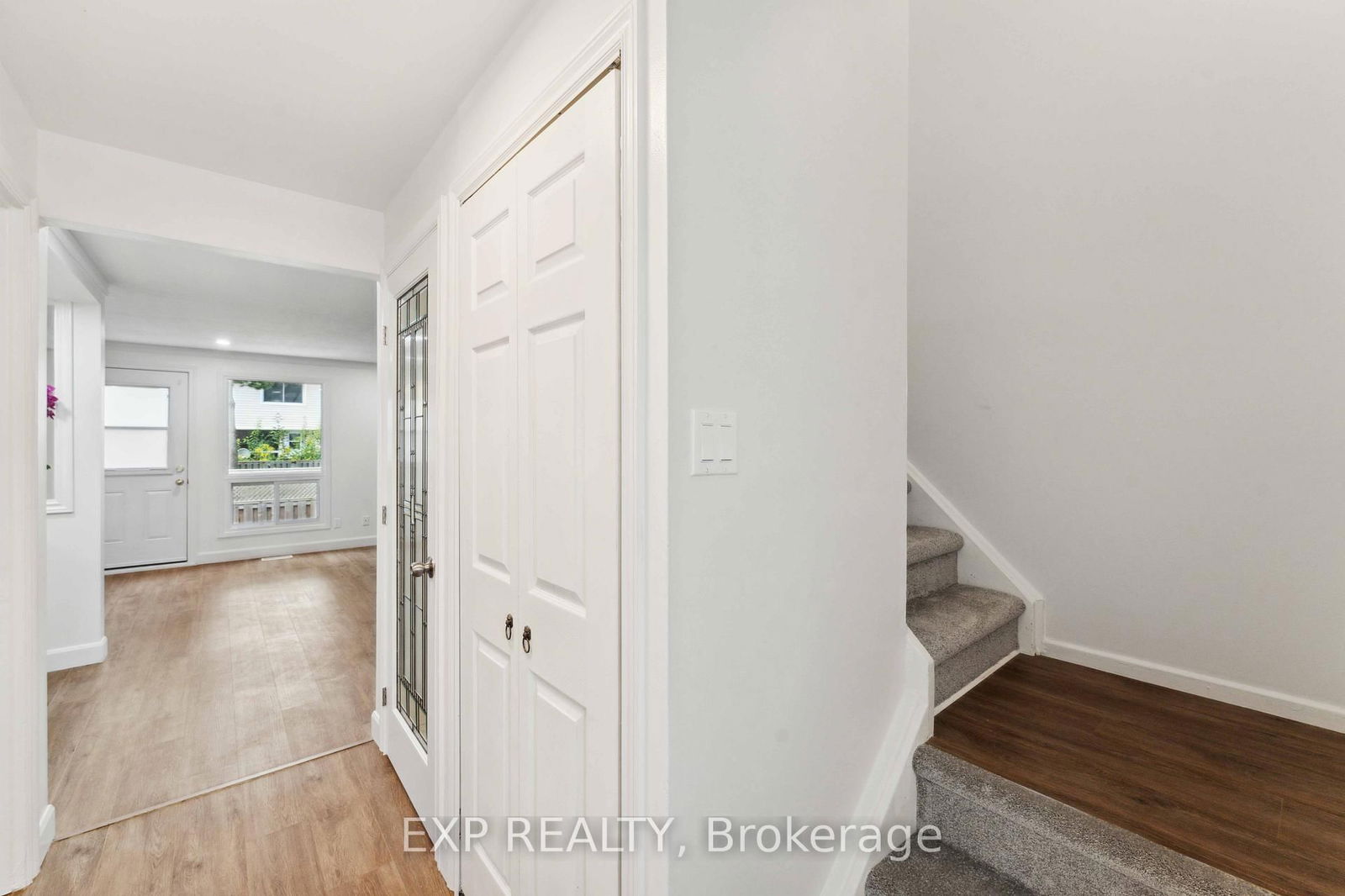 Townhouse sold at 2-8 Thistledown Court, Ottawa, Barrhaven - Pheasant Run, K2J 1M9 - MLS: X12087412