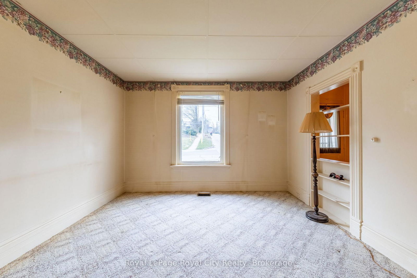 Detached House for sale at 101 Dufferin Street, Guelph, Exhibition Park, N1H 4A4 - MLS: X12087737