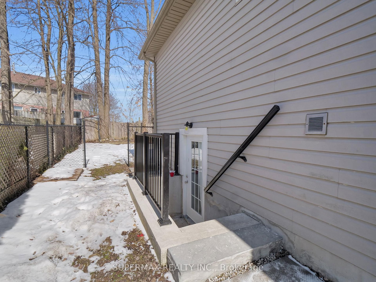 Listing Image 37