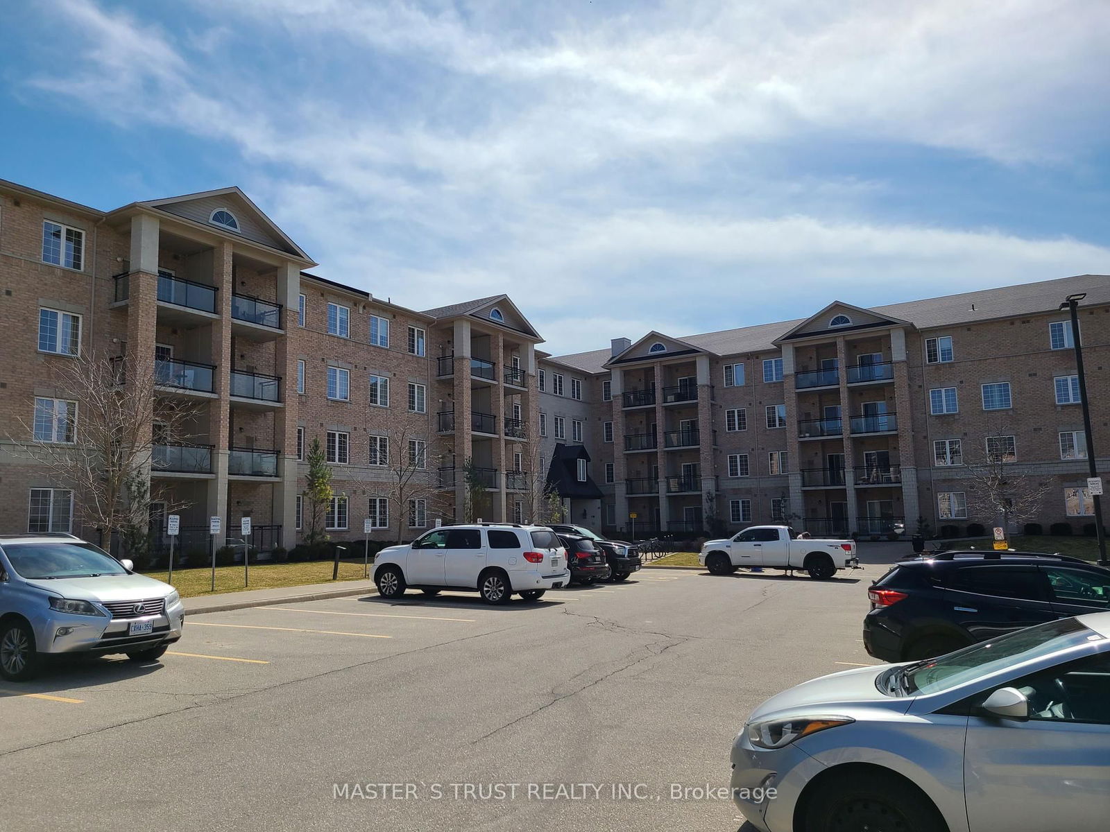 Condo for sale at 323-1077 Gordon Street, Guelph, Kortright West, N1G 0E3 - MLS: X12087909