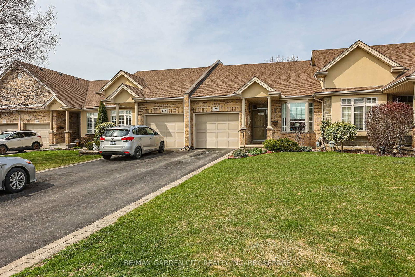 Townhouse sold at 171 Willowlanding Court, Welland, N. Welland, L3C 7L8 - MLS: X12088073