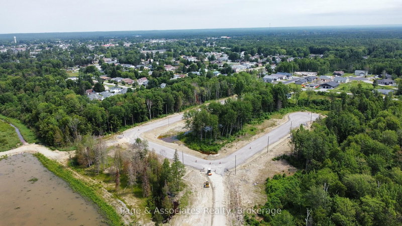 27 Brianne Crt, West Nipissing, P2B 0C6 | Image 2