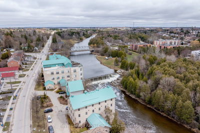 Unit 202 — 470 St Andrew St, Centre Wellington - Fergus image-0-3