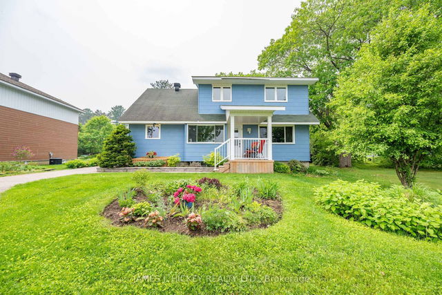 8 Mountain View Crescent