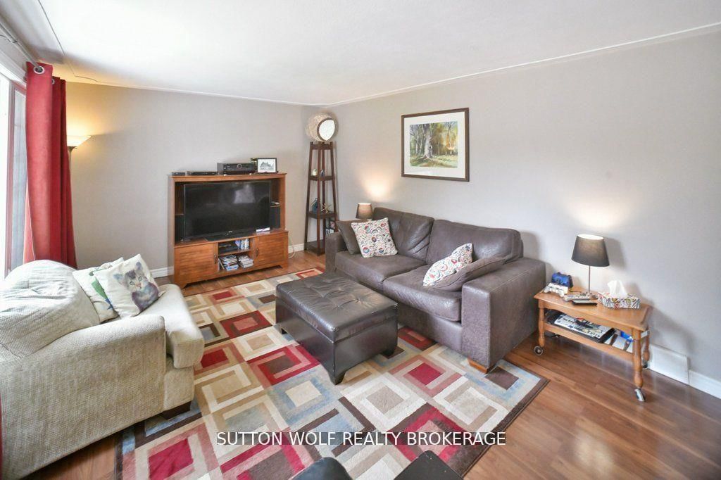 Detached House for sale at 566 Dewan Street, Strathroy-Caradoc, NW, N7G 3C7 - MLS: X12089474